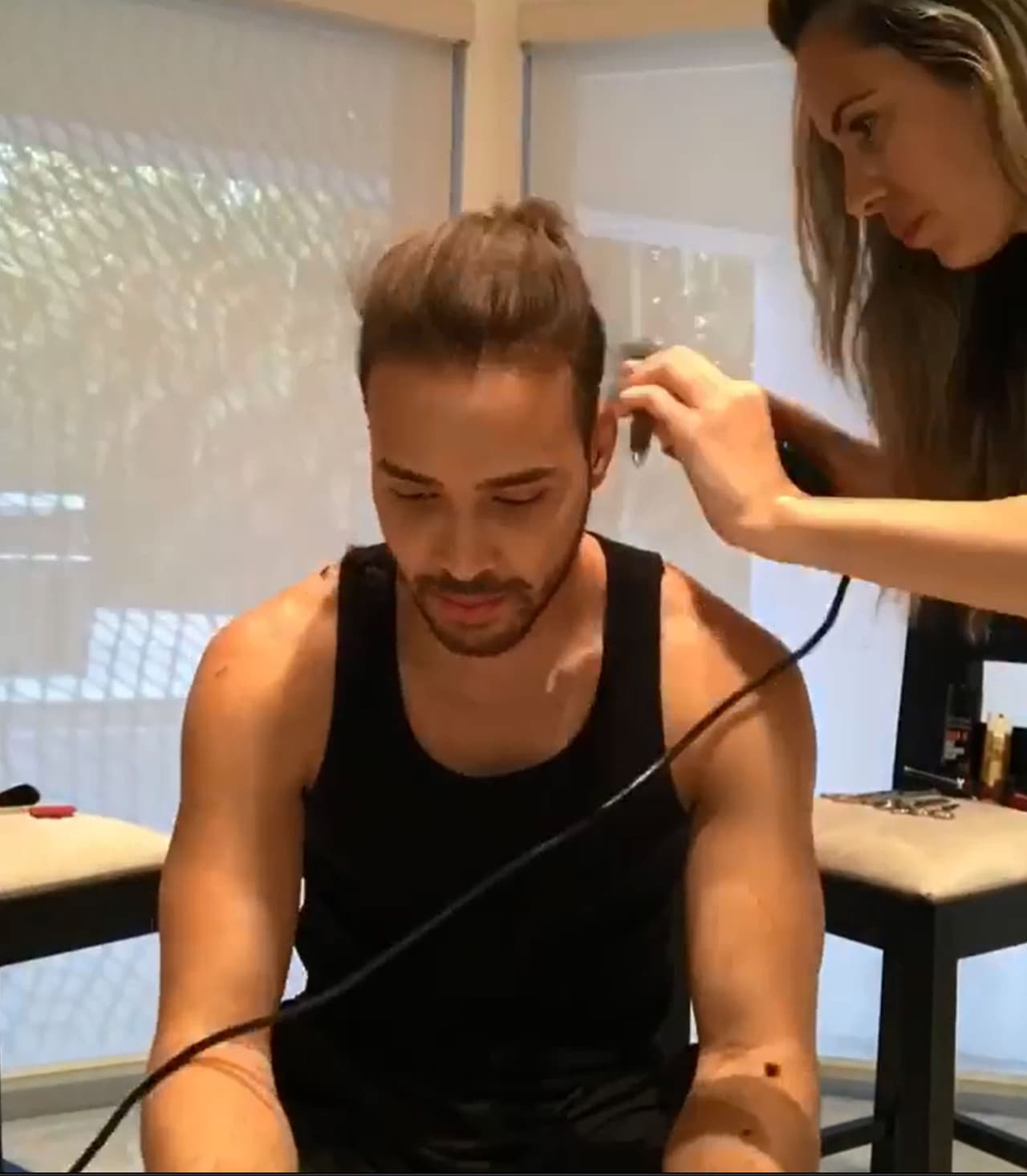 A mediados de enero de este año, el cantante mostró el proceso de su transformación.