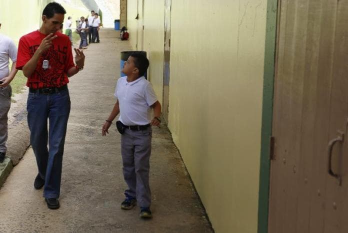 Senado ordena al Instituto de Estadística censo sobre sordos en el país