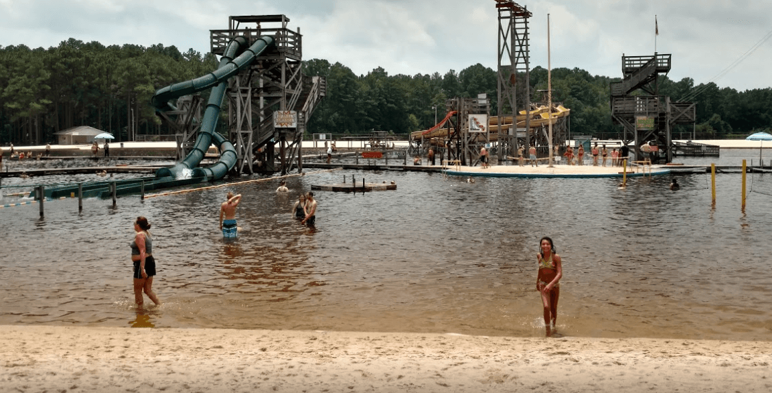 La víctima murió dos semanas después de estar nadando en el Fantasy Lake Water Park de Carolina del Norte.