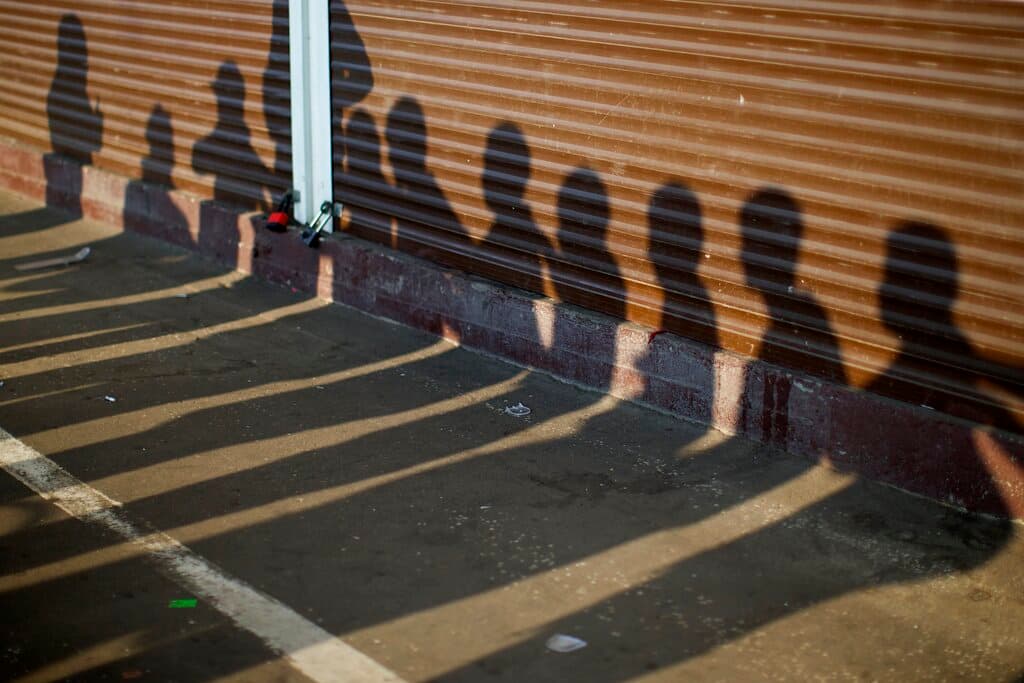 "Es horrible, no imagino cómo puede ser sin abogada", más de 20,000 menores migrantes no acompañados podrían tener que comparecer solos ante la corte
