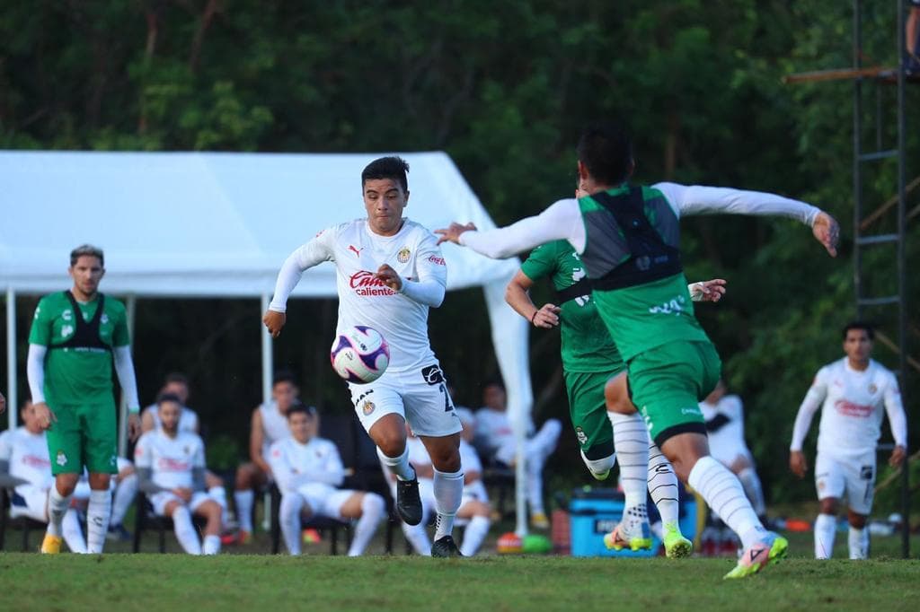 El Rebaño del ‘Midas’ venció por la mínima al conjunto lagunero con gol de JJ Macías. | El duelo se llevó a cabo en Cancún, Quintana Roo de cara al Guard1anes 2021. Macías marcó desde el 8’ con asistencia de Angulo.