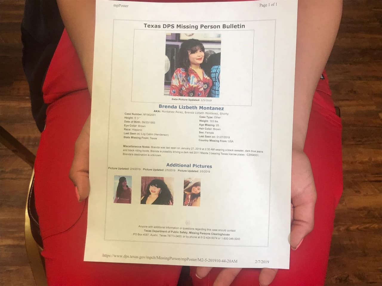 La familia ha creado un aviso (flyers) con los datos de la joven el cual han repartido en distintas zonas.