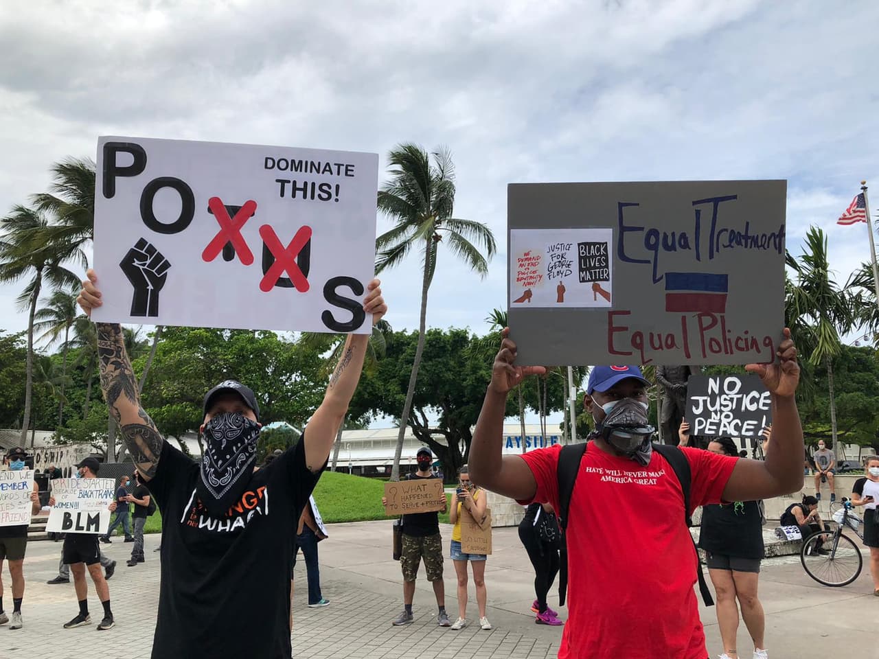 El alcalde Carlos Gimenez adelantó la hora del toque de queda a las 9:00 pm en todo el condado, para evitar disturbios.