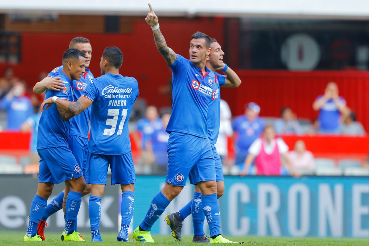 El argentino Milton Caraglio (centro) abrió el marcador para el subcampeón de la
<a href="https://www.univision.com/deportes/futbol/liga-mx/*">Liga MX</a> al minuto 24.