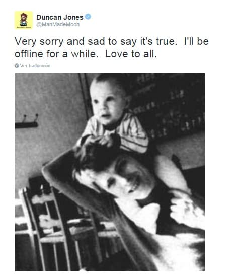"Muy arrepentido y triste decir que es verdad. Estaré desconectado durante un tiempo. Amor a todos", dijo Duncan, quien añadió al mensaje esta tierna foto de su infancia junto a su amado progenitor.