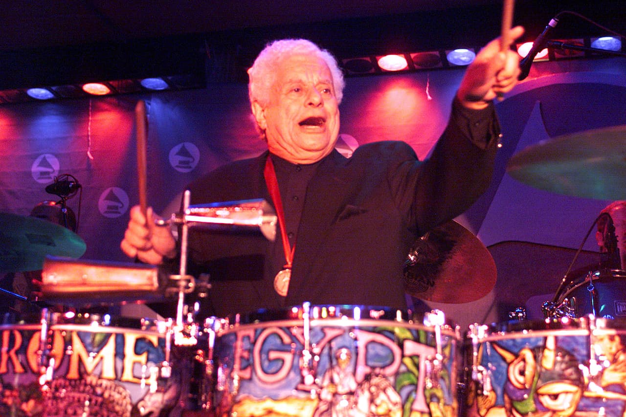 Murió el 31 de mayo del 2000, apenas unos meses antes de que se realizara la primera edición del Latin GRAMMY, pero aún así en esa fecha hubo premios que ya le habían sido otorgados y que fueron recibidos por su hijo, como Mejor Álbum Tropical Tradicional.