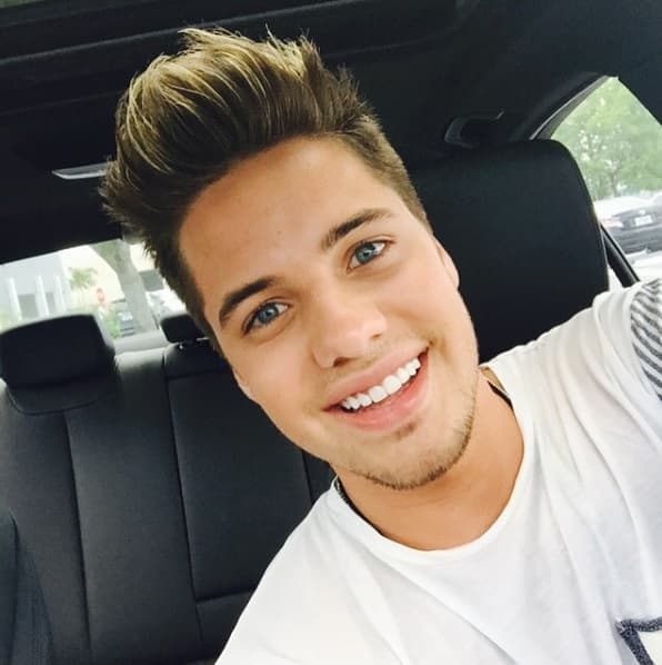 Allí nos canta y encanta con sus dulces serenatas.