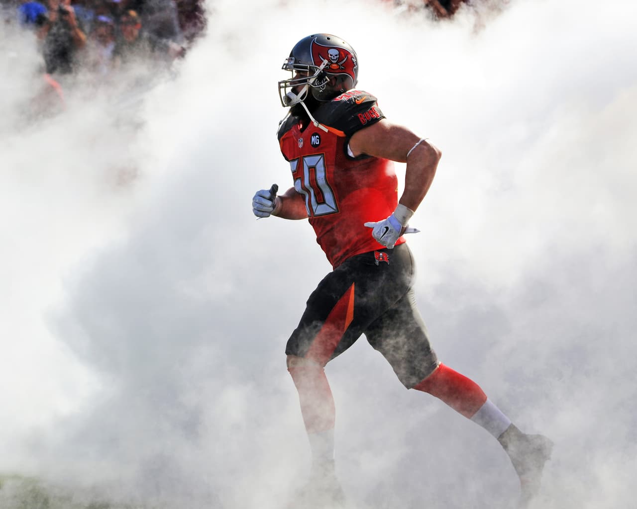 Los New England Patriots firmaron al veterano apoyador Dane Fletcher