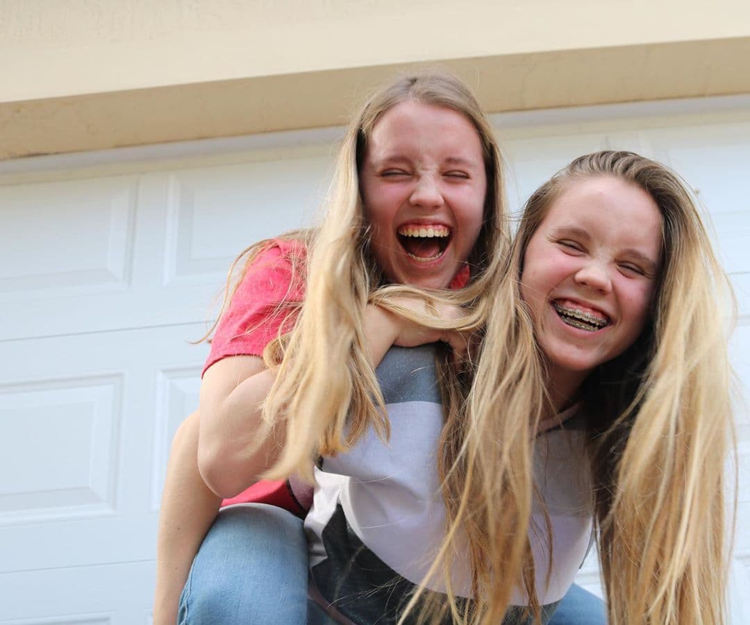 Sienna, por su parte, habló de lo complicado que ha sido el proceso: "
<b>Es difícil ver la luz al final del túnel </b>cuando aún estás en la oscuridad, pero lo estoy logrando y quiero ayudar a otras personas a lograrlo también".