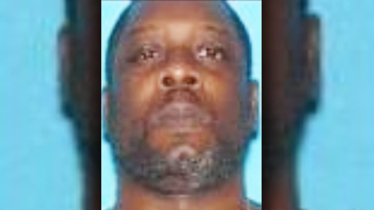 <b>Nombre: </b>Claude Pierre
<br>
<b>Fecha de Nacimiento: </b>12/24/70
<br>
<b>Delito por que se busca: </b>Robo