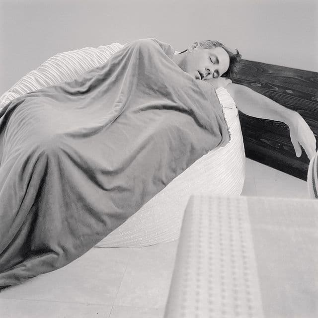 Desde entonces, los mensajes románticos de la conductora para su esposo no han faltado, como cuando recordó con esta foto que Carlos la apoyó cuando un tío muy querido por ella estuvo enfermo y posteriormente murió: "Estuvo a mi lado cuando más lo necesitaba y sin que yo se lo pidiera".