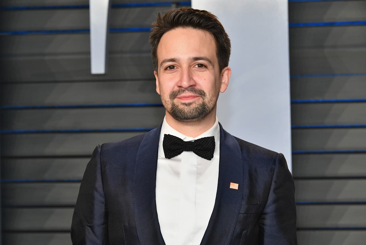 <b>Lin Manuel Miranda</b>: el actor y compositor puertorriqueño, es mejor conocido por crear y actuar en las exitosas obras de Broadway, ‘In the Heights’ y ‘Hamilton’. Su riqueza llega a 10 millones de dólares.
<br>