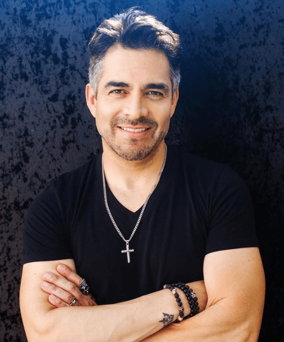 'The Wingwalker’ cuenta la historia de un hombre que es deportado en el momento que a su hija le programan un trasplante de corazón, así que busca la manera de cruzar la frontera y así reunirse con ella.
<br>