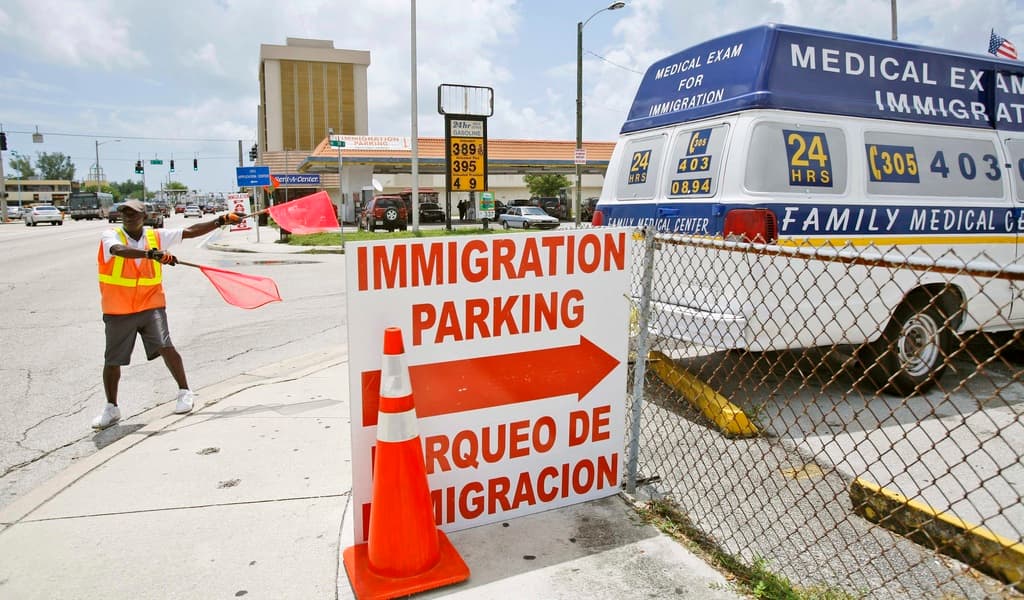 Uno de cada 4 estadounidenses será latino en 2060 mientras la población blanca sigue disminuyendo, proyecta el Censo