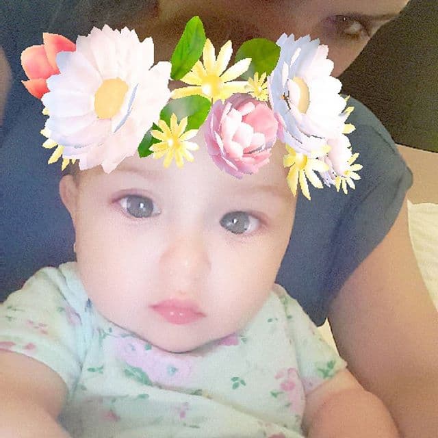 La hermosa Kamilia nació un 27 de agosto del 2015 pa las 12:15 PM. La pequeña pesó unas 8 libras con 4 onzas y midió 21 pulgadas. Gred nos ha mantenido informados de todos los procesos de su crecimiento. La princesa ya tiene 8 meses y está hermosa.