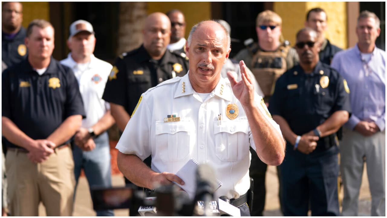 Las víctimas tienen entre
<b>15 y 73 años de edad y</b> fueron llevados a Prisma Health Parkridge, Prisma Health Richland y Lexington Medical Center. Prisma Health emitió un comunicado informando que 11 de los pacientes fueron trasladados a sus hospitales.