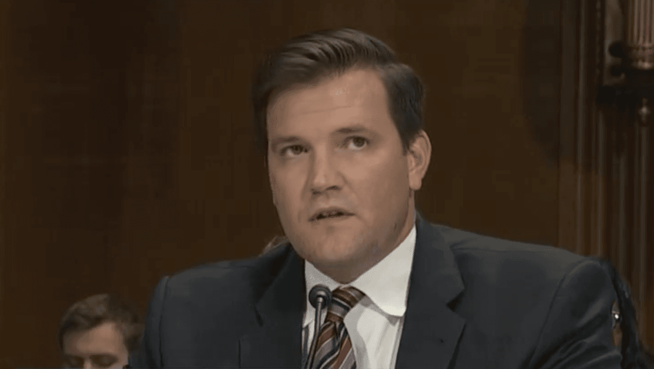 Scott Lloyd, el devoto funcionario del gobierno que busca impedir que las menores indocumentadas aborten