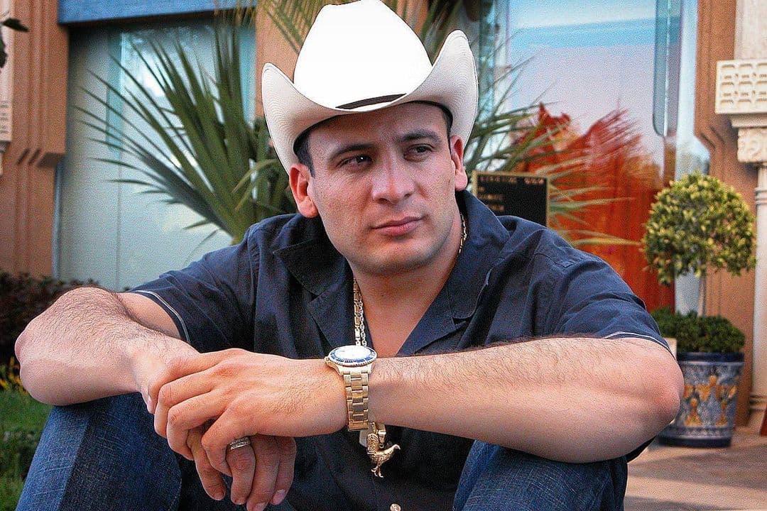 <b><a href="https://www.univision.com/famosos/hijas-de-valentin-elizalde-herencia-demanda-abuela-camila-valencia">Fue desde febrero de 2018 que Valeria y Gabriela Elizalde hicieron público su disgusto</a></b> hacia la mamá de
<b><a href="https://www.univision.com/temas/valentin-elizalde" target="_blank">Valentín Elizalde</a></b>, doña Camila Valencia, por supuestamente, haberlas despojado de todas las propiedades que tenía el intérprete.