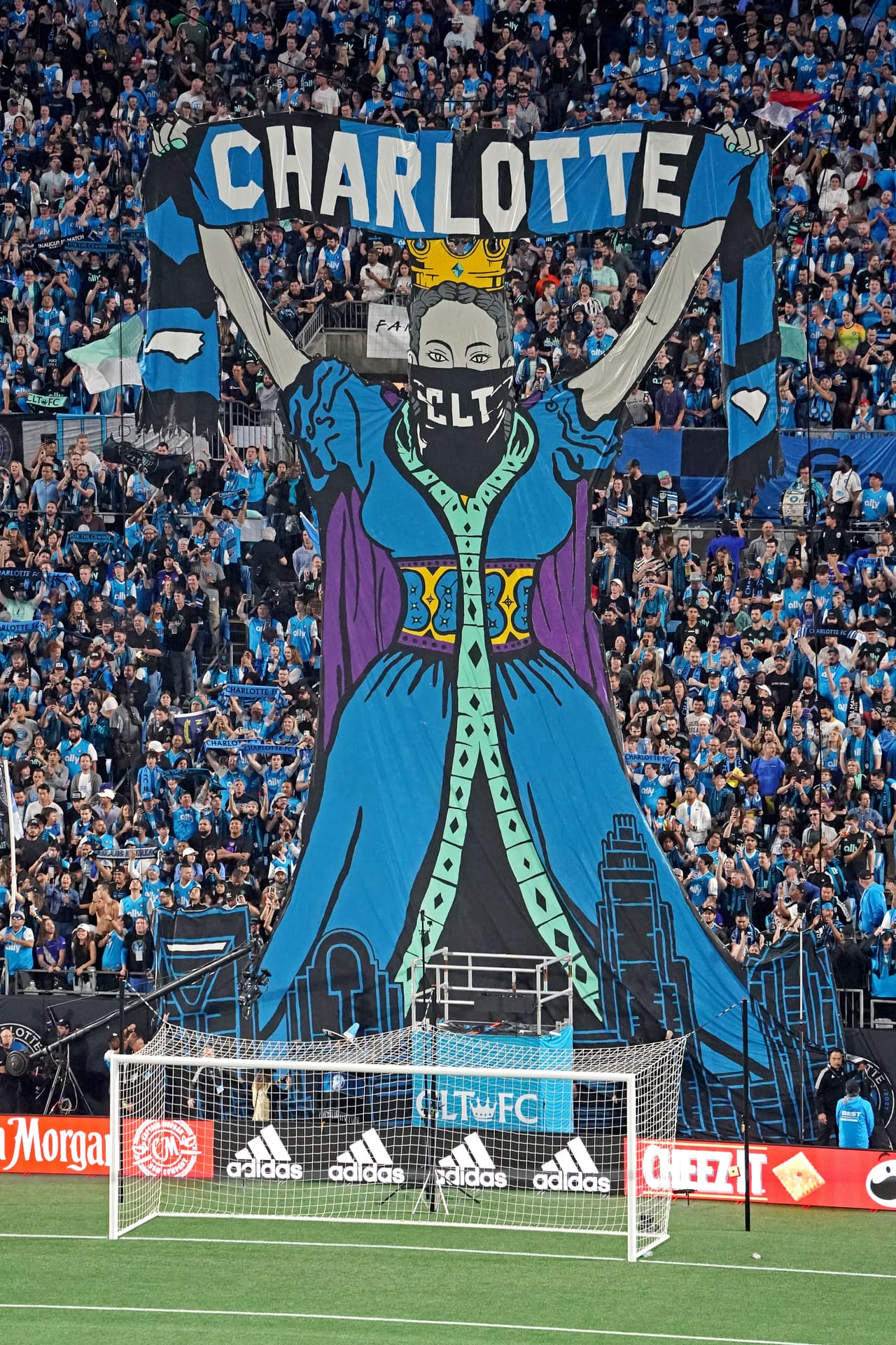 Color no le faltó a los seguidores de 'la Ciudad Reina'.
<br>