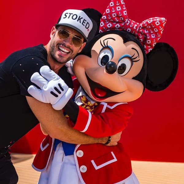 William Levy se tomó un tiempo para disfrutar en familia y se fue a un crucero de Disney.