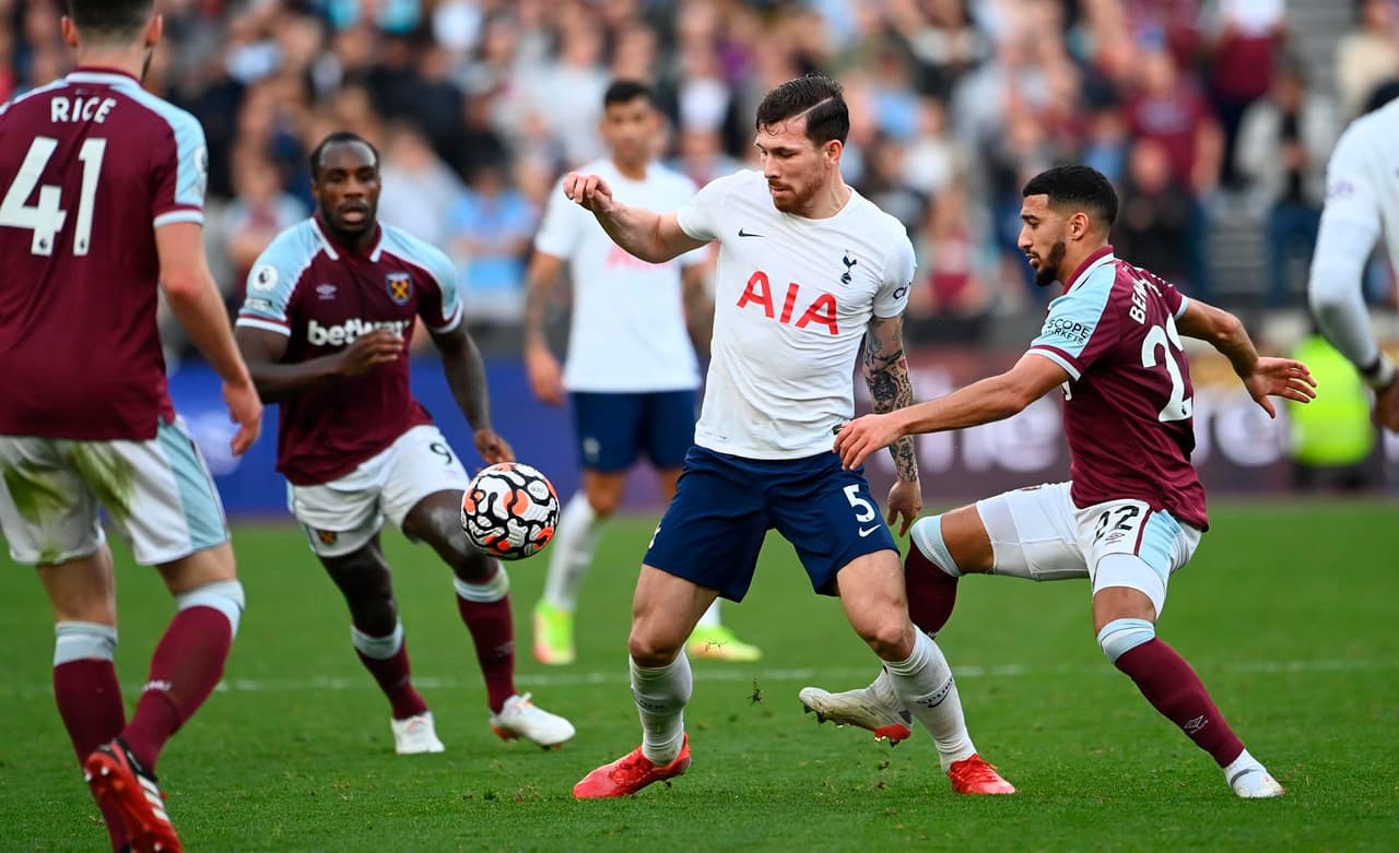 West Ham United derrota al Tottenham Hotspur por la mínima en la Premier League. Michail Antonio anot´´o durante la segunda mitad (72') para darle el triunfo a los 'Hammers' durante la novena fecha.
