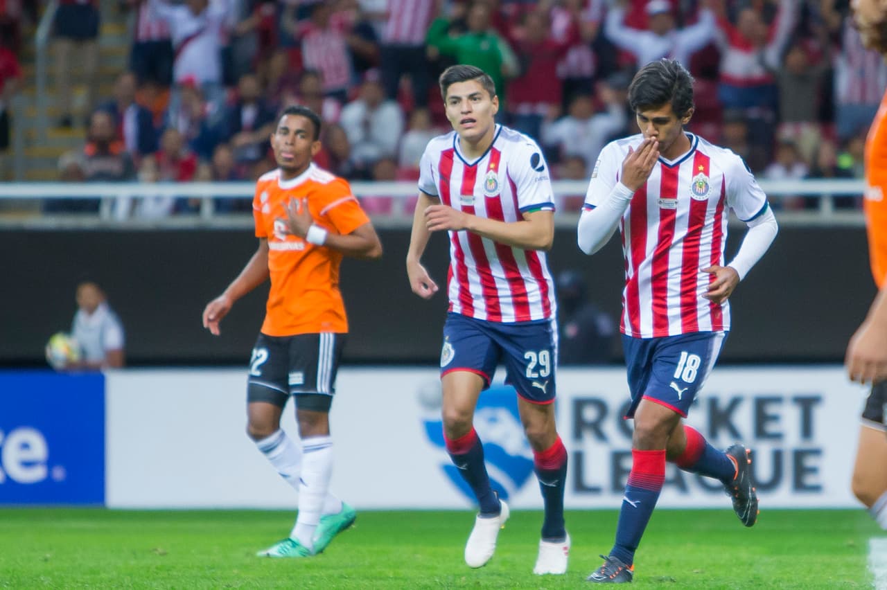 Al minuto 56, José Juan Macías puso el tercero de la noche para la Chivas.