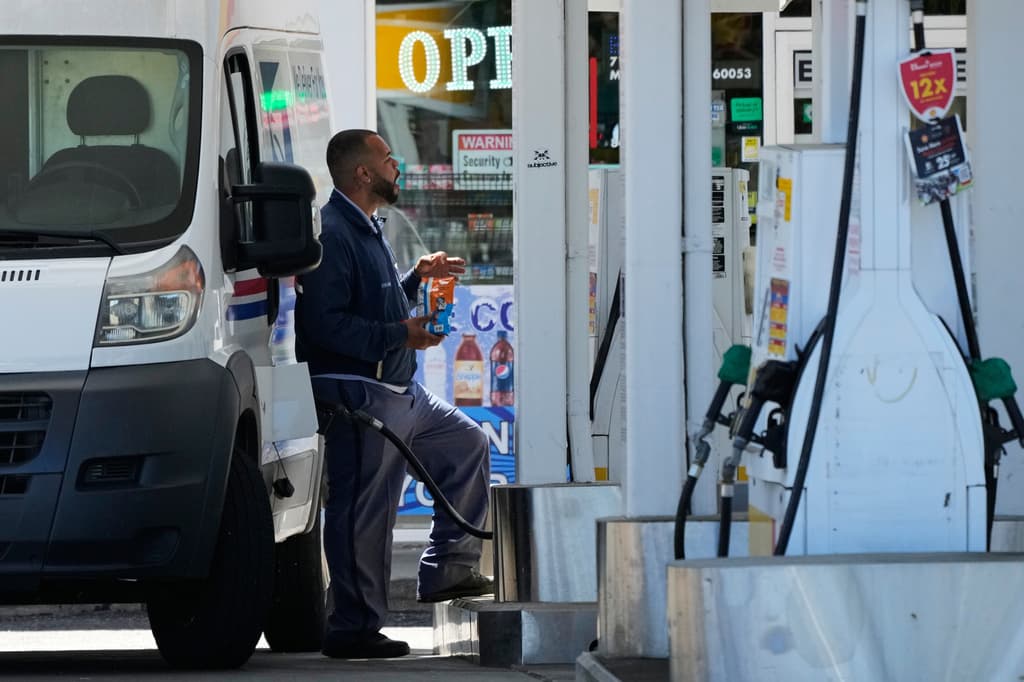 El alto costo de la gasolina amenaza con pasar factura en las urnas a Donald Trump
