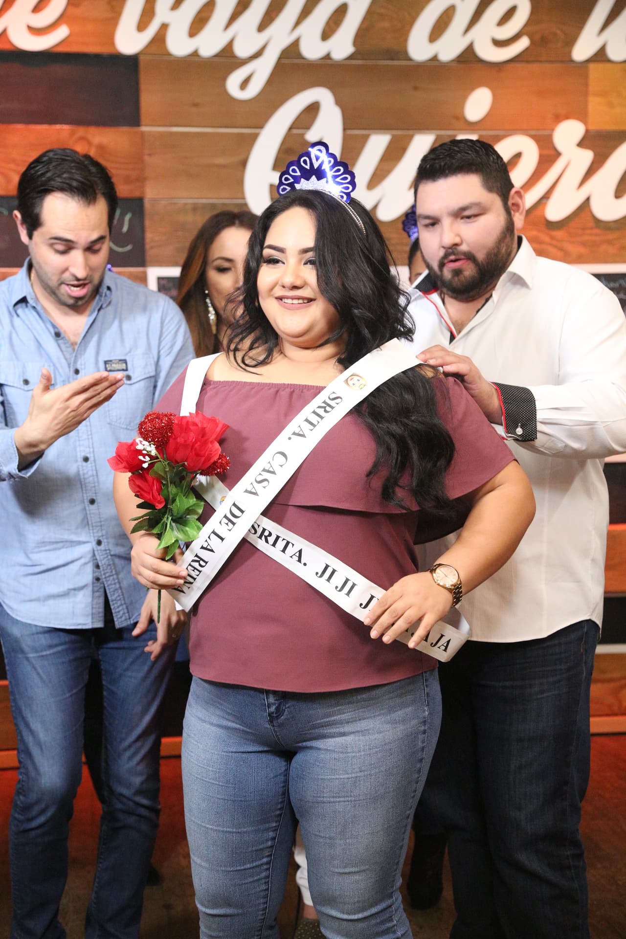 Se armó el arguende en la 'La Reina de la Canción' con la visita de La Bronca, El Tambochi y El Compa Ivan a pocos días de que comiencen los shows EN VIVO.