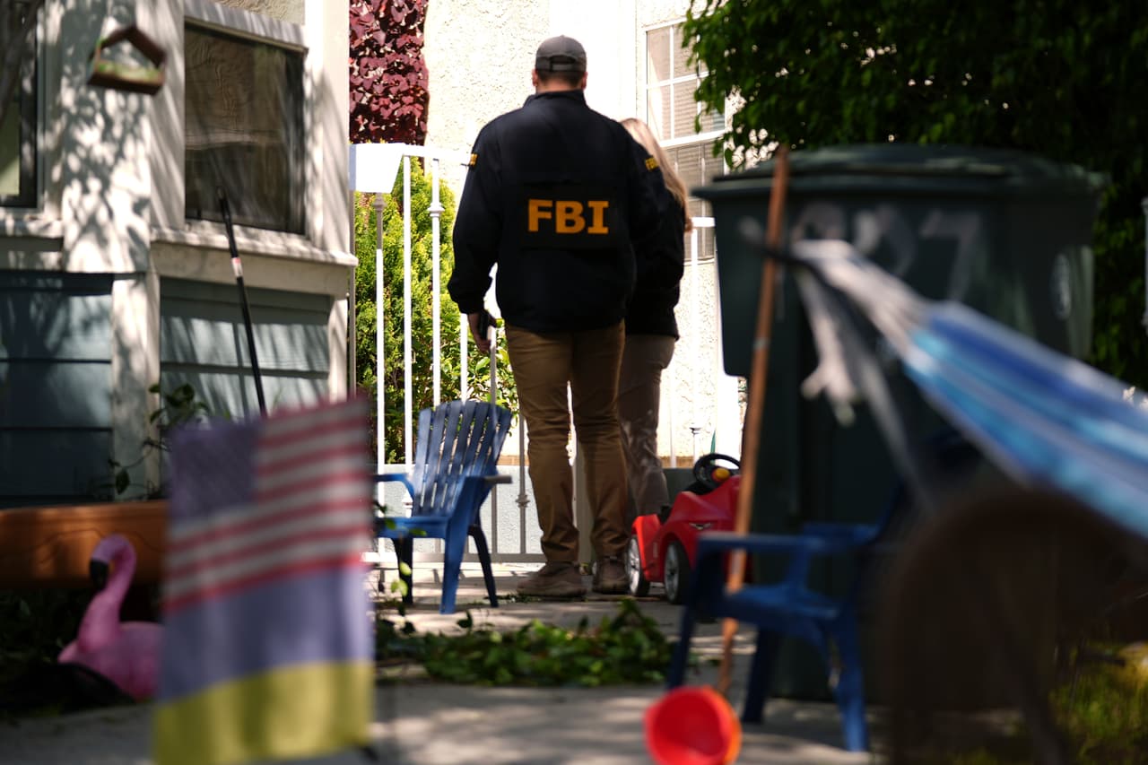 Dos años después, una madre busca respuestas luego de que su hijo muriera en un tiroteo con el FBI