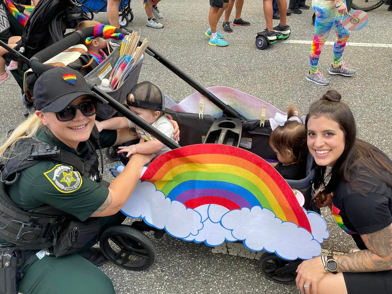 El festival y desfile "Come Out Pride Orlando" reunió el sábado 15 de octubre a miles de personas en el Parque Lake Eola que celebraron la diversidad y el Orgullo de la comunidad LGBTQ+ de Florida Central.