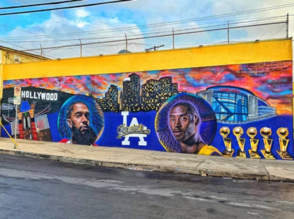 Las calles de las principales ciudades de los Estados Unidos se adornan con las asombrosas muestras de amor para la leyenda de la NBA.