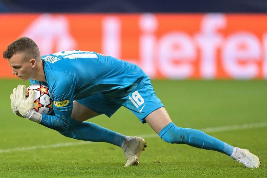 RB Salzburg se impone ante el Wolfsburg 3-1 durante la tercera fecha de la UEFA Champions League. Karim Adeyemi abrió el marcador para los locales a los pocos minutos del encuentro, pero Lukas Nmecha igualaba las cosas al 15’. Ya en la segunda mitad Noah Okafor, con doblete, aseguró el triunfo.