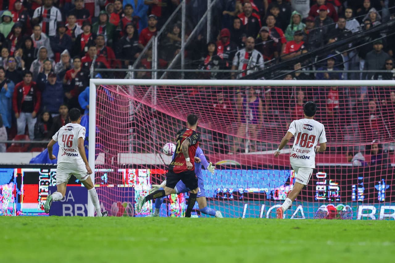 Atlas vs. Chivas EN VIVO por el Apertura 2026: ¡Gol de vestidor del Atlas!