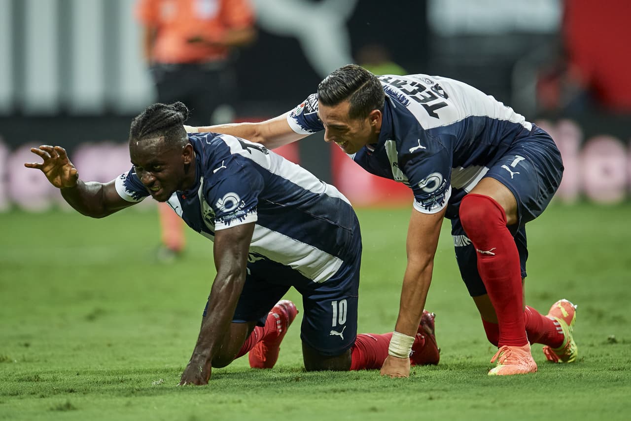 Con doblete de Aké Loba, los Rayados consiguen adueñarse de los puntos en casa.