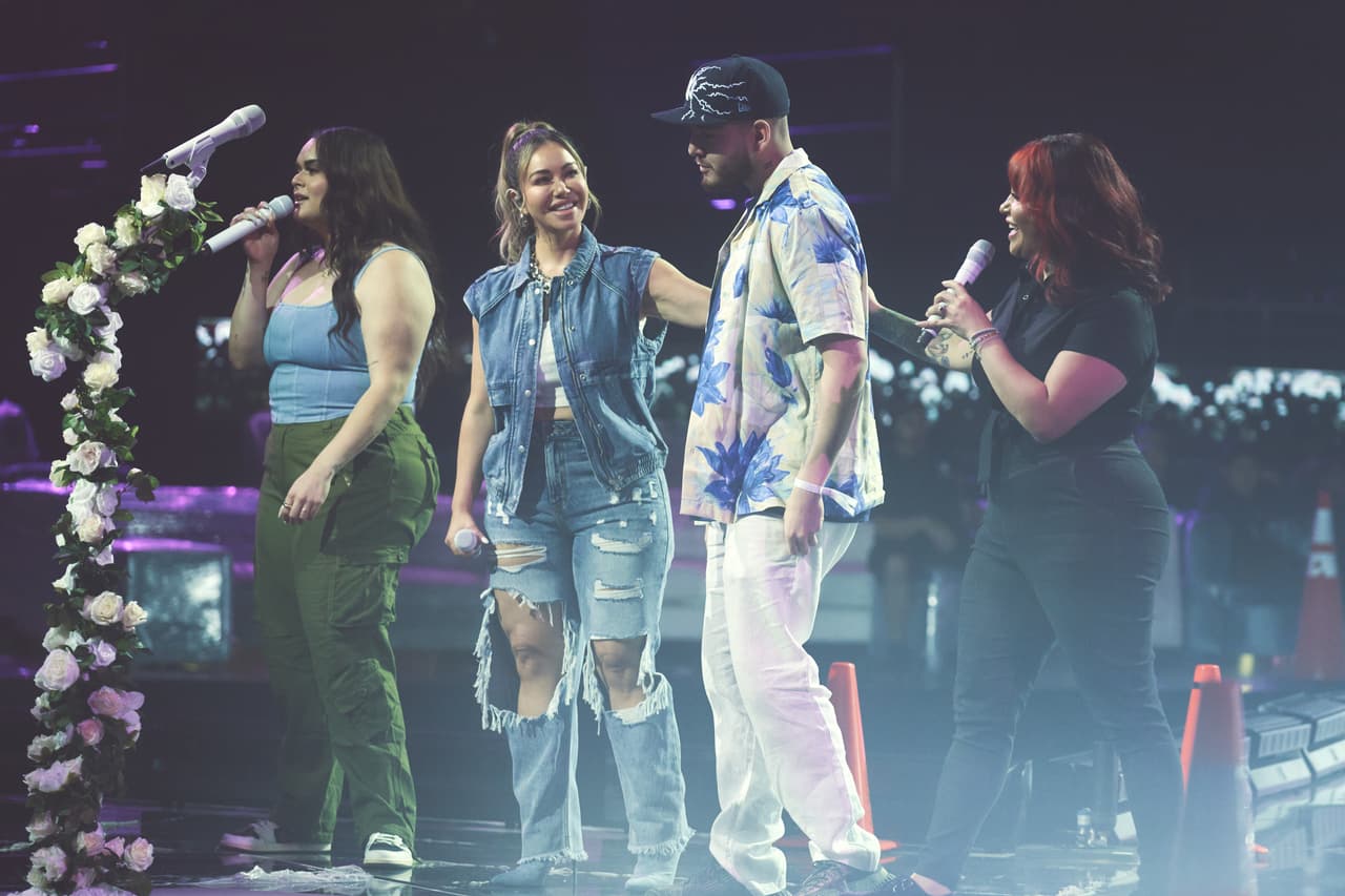 Hasta Juan Rivera llegó para completar la familia.
<br>