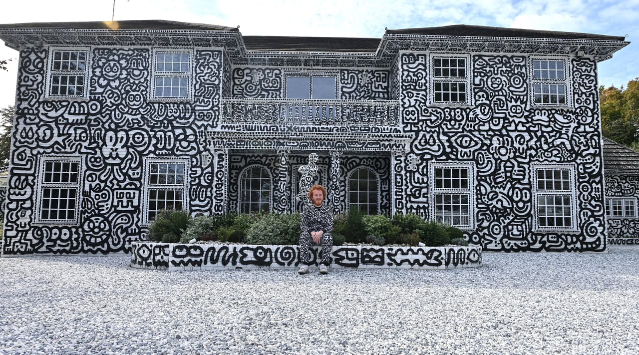 La casa del artista Sam Cox, mejor conocido como 'Mr. Doodle' ('Señor Garabato' en español)