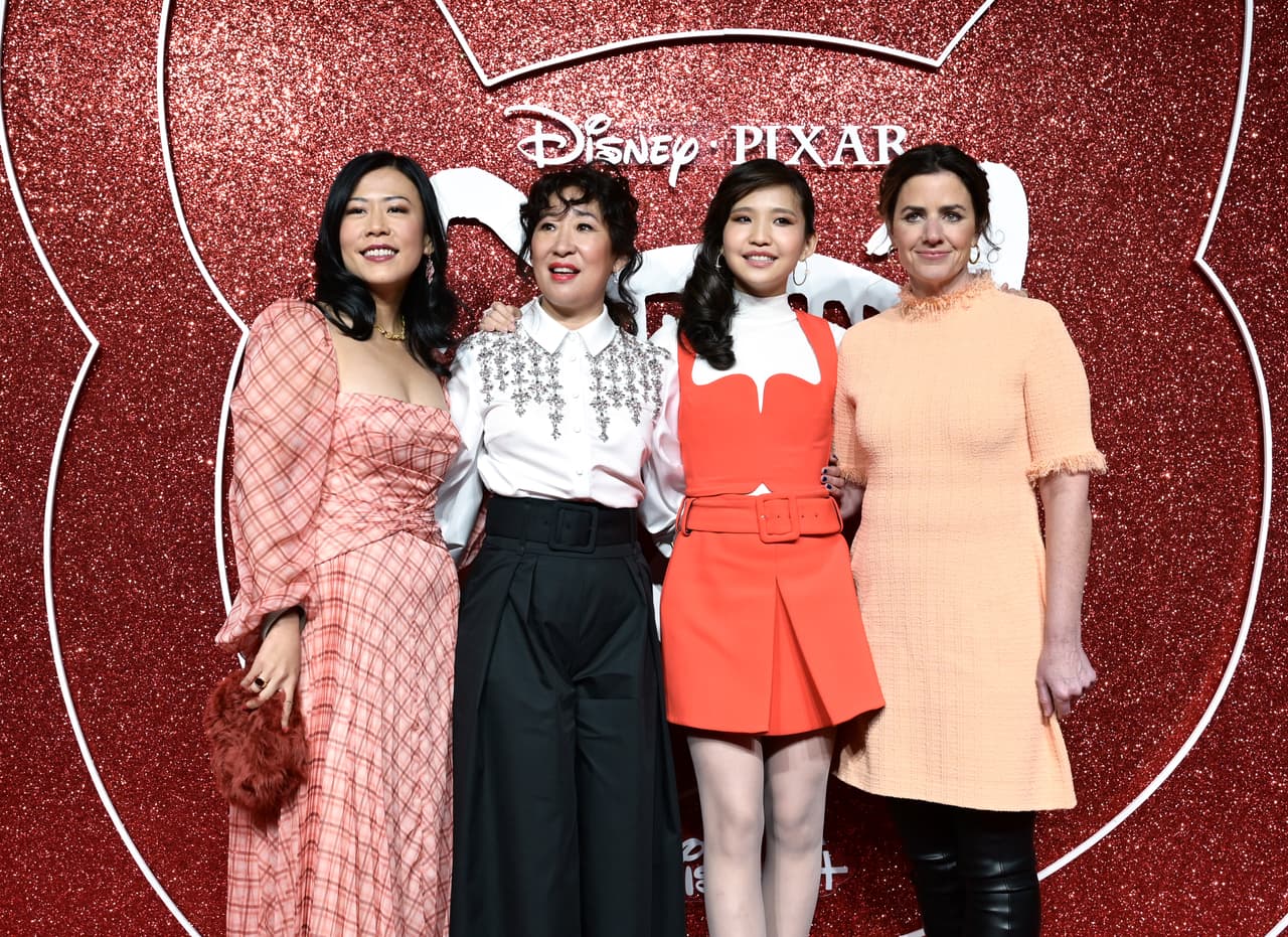 El mundo del entretenimiento también ha respondido a la invasión rusa a Ucrania. Disney dijo el lunes que "pausaría" el estreno de Turning Red, la última película de Pixar, en Rusia.