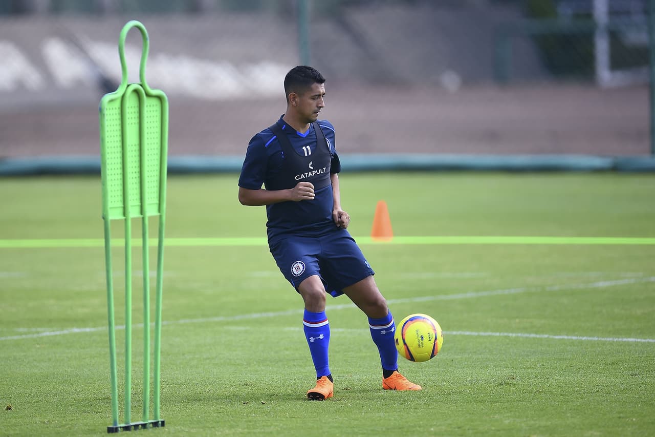 Elías Hernández pasa del León a Cruz Azul.