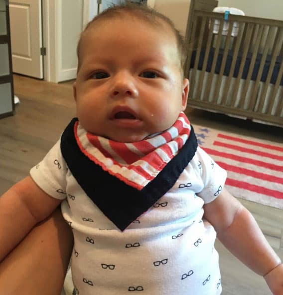 Les encanta compartir los outfits del pequeño Boomer.