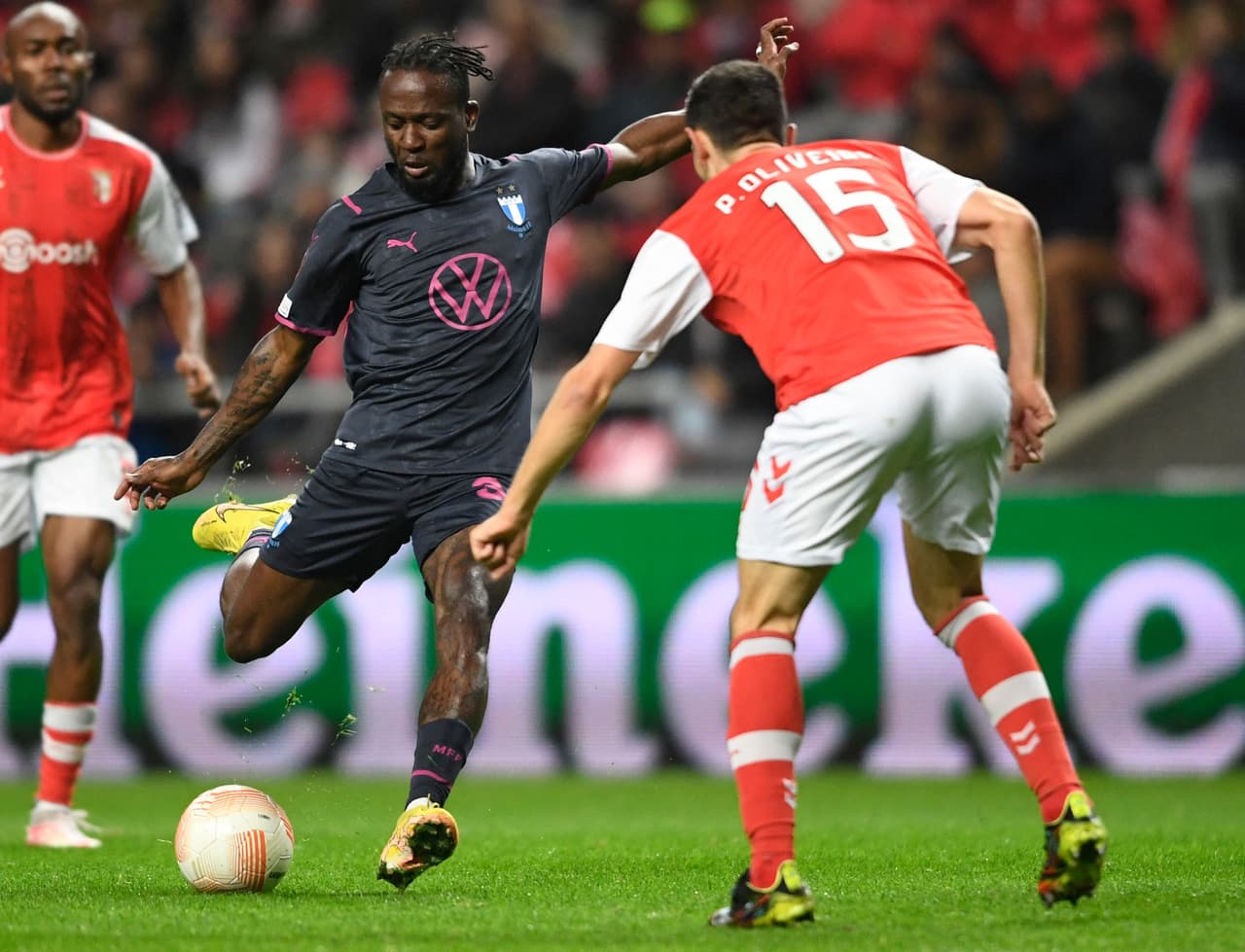 El Betis goleó 3-0 a Helsinki, PSV ganó de visita 2-0 a Bodo Glimt, Braga 2-1 Malmö quedó fuera de Europa League y Arsenal venció 1-0 a Zurich en Europa League.