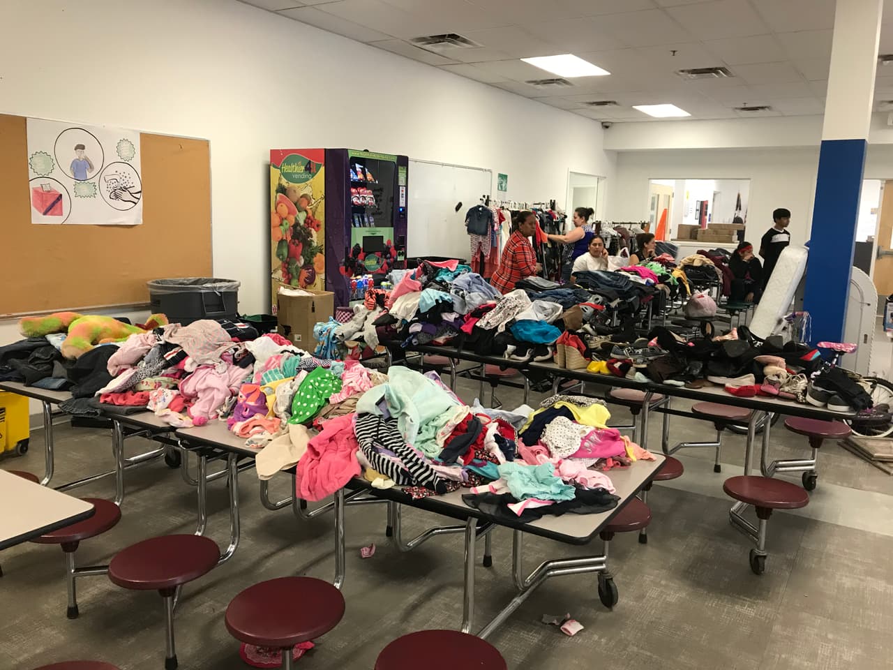 La escuela y la comunidad donde la familia Ochoa vivía organizó esta semana una venta de garaje para recaudar fondos para los servicios fúnebres.