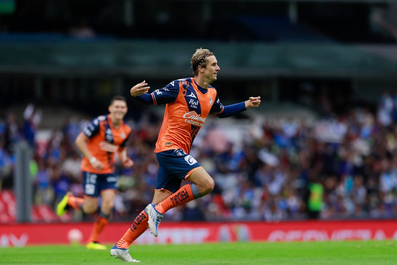 A los 2 minutos, el Puebla abrió el marcador con un golazo.