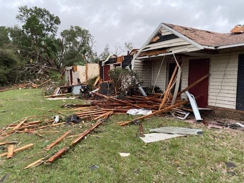 Otro tornado arrasó con techos en Crystal River. "Nuestros corazones están con aquellos cuyos hogares y negocios fueron afectados", compartió el condado Citrus.
