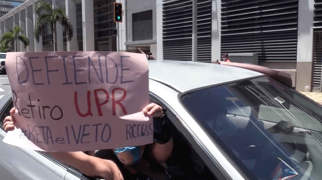 "Defiende Retiro UPR".
<br>
<br>9. Declarar un estado de emergencia debido a la violencia de género que se agrava aún más en la situación de confinamiento en la que nos encontramos, incluyendo a las mujeres trans. Demandamos que se garantice el acceso a órdenes de protección, intercesoría legal y manejo de casos de violencia de género, así como la publicación de estadísticas actualizadas, desagregadas, para cada región judicial y policial.