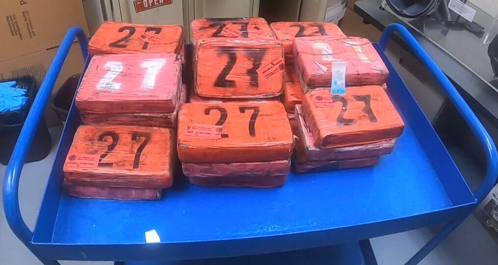 Patrulla Fronteriza decomisa más de un millón de dólares en cocaína en una playa de Florida