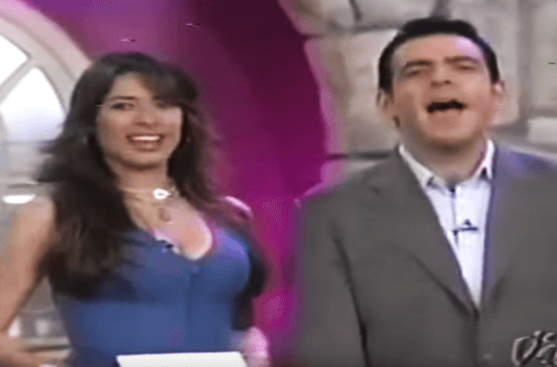 En 2001 comienza con la conducción del programa 'Vida TV' junto a Héctor Sandarti.