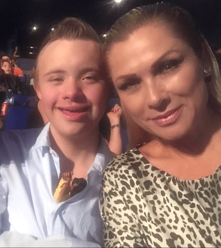 "Creo que en el mundo habrá 10, 20 personas, es un porcentaje muy poco", explicó en la entrevista.
<br>