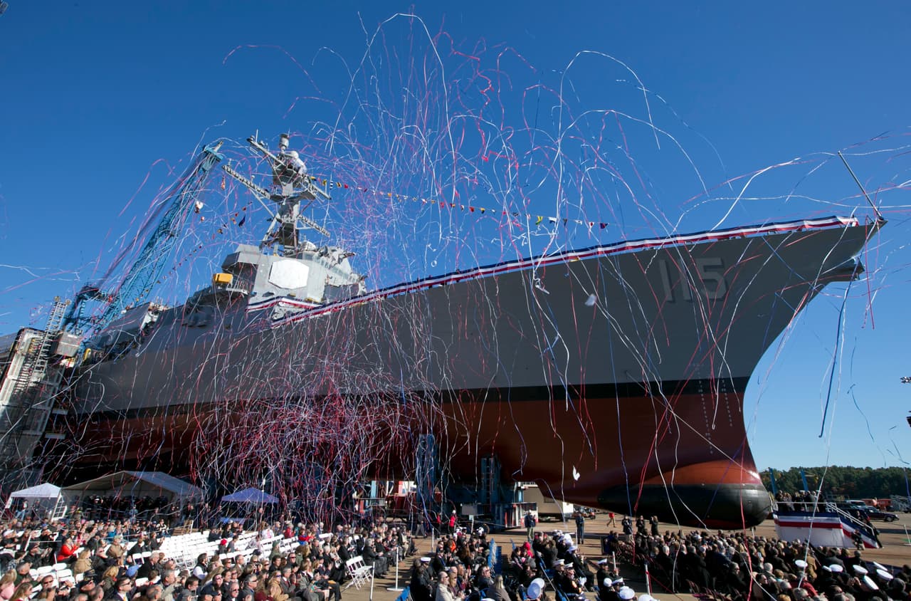 El 35 buque lanzamisiles Arleigh Burke fue bautizado con el nombre "sargento Rafael Peralta" en honor al soldado estadounidense de ascendencia mexicana que murió en el cumplimiento de su deber el 15 de noviembre de 2004, en una operación militar en la ciudad de Faluya en Irak.