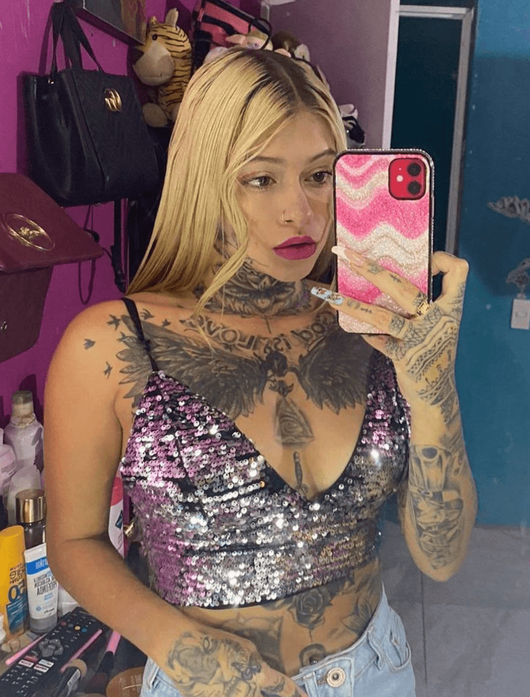 La joven creó una nueva cuenta de Instagram y compartió en sus historias "Sí, es una falta de respeto. Pido disculpas a todos y especialmente a la cantante, todos cometemos errores, mil disculpas" finalizó la joven.