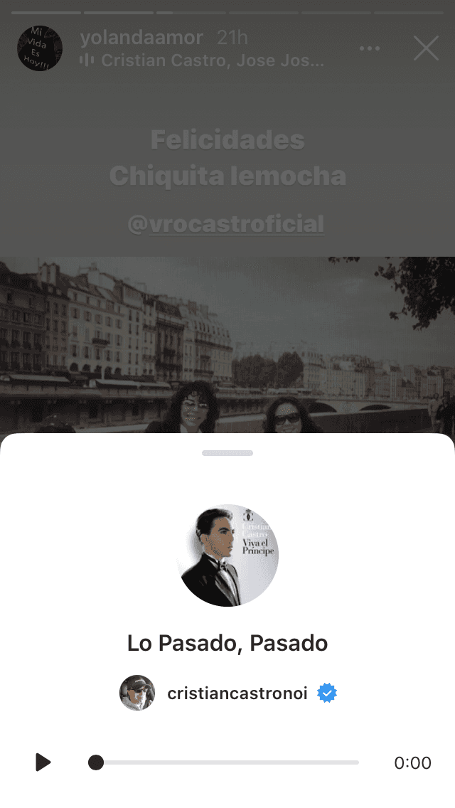 Llamó la atención que la foto la musicalizó con el tema
<b><a href="https://www.youtube.com/watch?v=uY5oASIjwks" target="_blank">'Lo pasado, pasado'</a></b>, de José José, en la versión que interpretó Cristian Castro, hijo de la primera actriz.